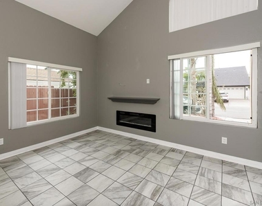 1045 Fuchsia Lane - Photo Thumbnail 25