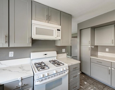 1045 Fuchsia Lane - Photo Thumbnail 11
