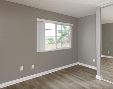 1045 Fuchsia Lane - Photo Thumbnail 17