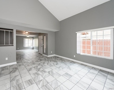 1045 Fuchsia Lane - Photo Thumbnail 4