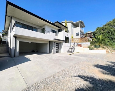 426 Sloane Ave - Photo Thumbnail 1