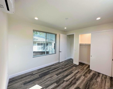 426 Sloane Ave - Photo Thumbnail 15