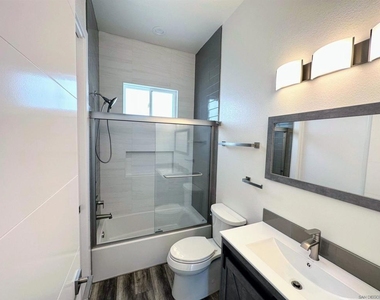 426 Sloane Ave - Photo Thumbnail 17