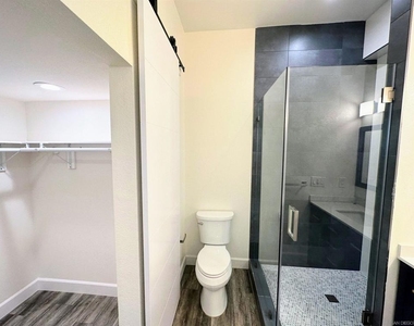 426 Sloane Ave - Photo Thumbnail 14