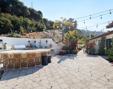 7853 Via Capri - Photo Thumbnail 17