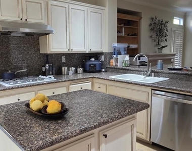 2792 Sandhurst Avenue - Photo Thumbnail 6