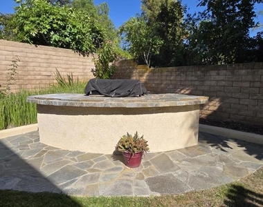 2792 Sandhurst Avenue - Photo Thumbnail 4