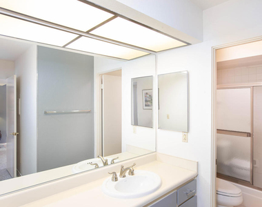 255 E Avenida Granada - Photo Thumbnail 9