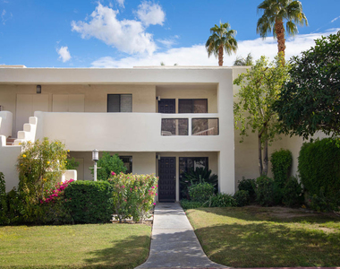 255 E Avenida Granada - Photo Thumbnail 17