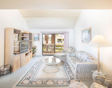 255 E Avenida Granada - Photo Thumbnail 5