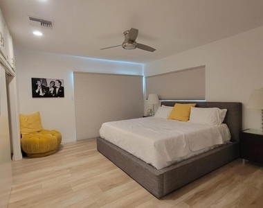 901 W Via Livorno - Photo Thumbnail 18