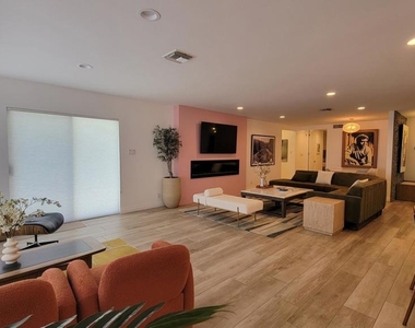 901 W Via Livorno - Photo Thumbnail 1