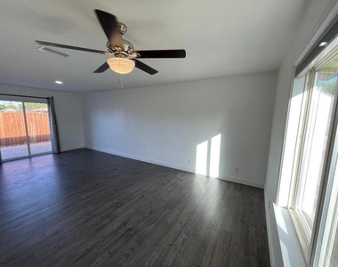 74110 Erin Street - Photo Thumbnail 7
