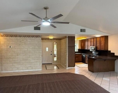 54420 Eisenhower Drive - Photo Thumbnail 6
