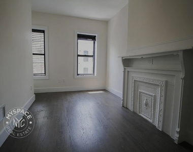 364 Bainbridge Street - Photo Thumbnail 1