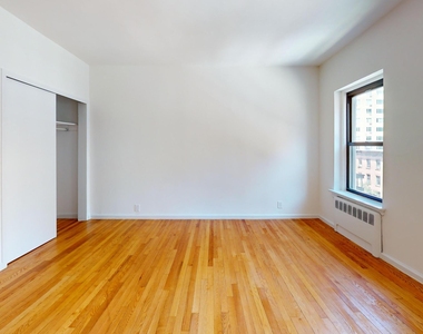 First Avenue - Photo Thumbnail 3