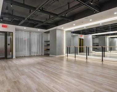 Rockwell Pl - Photo Thumbnail 9