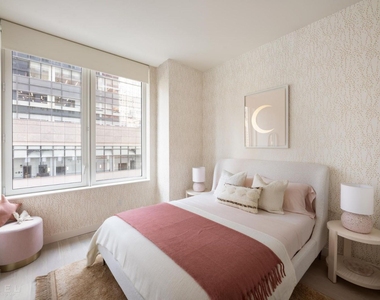 West 60th Street - Photo Thumbnail 8