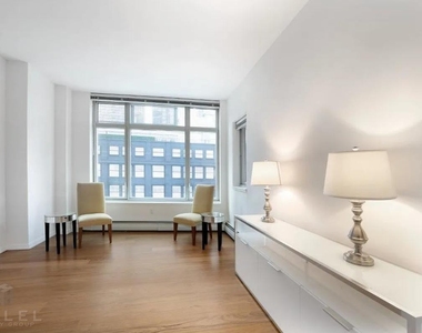 E 59th St. - Photo Thumbnail 7