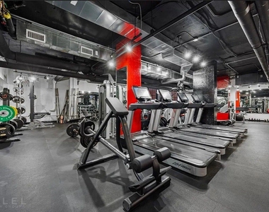 Queens Blvd - Photo Thumbnail 7