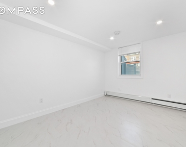 82nd Street - Photo Thumbnail 4