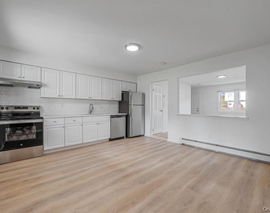 54 Evergreen - Photo Thumbnail 1