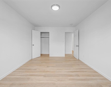 54 Evergreen - Photo Thumbnail 7