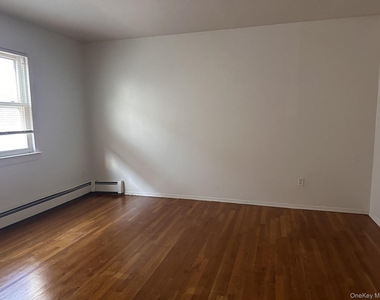 45 Benedict Avenue - Photo Thumbnail 4
