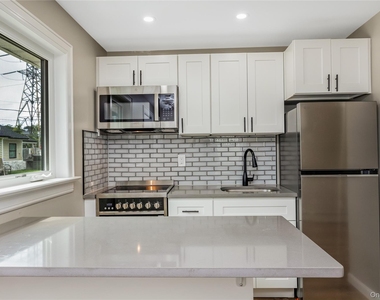 29 Tyler Street - Photo Thumbnail 2