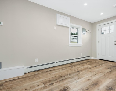 29 Tyler Street - Photo Thumbnail 5