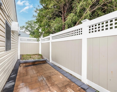 29 Tyler Street - Photo Thumbnail 9