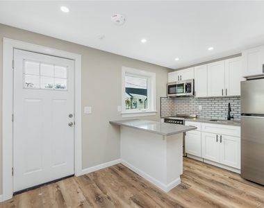 29 Tyler Street - Photo Thumbnail 6