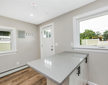 29 Tyler Street - Photo Thumbnail 8