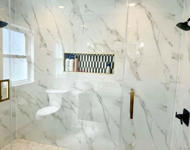 322 Westwood Road - Photo Thumbnail 6