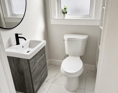 322 Westwood Road - Photo Thumbnail 4