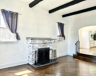105 Mitchell Avenue - Photo Thumbnail 5