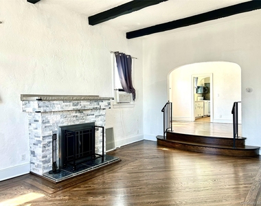 105 Mitchell Avenue - Photo Thumbnail 9