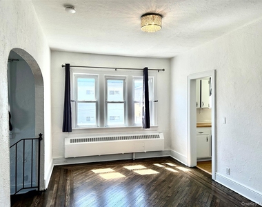 105 Mitchell Avenue - Photo Thumbnail 10