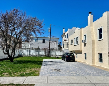 105 Mitchell Avenue - Photo Thumbnail 2