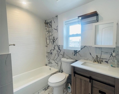 9976 164th Avenue - Photo Thumbnail 3