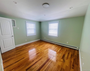 9976 164th Avenue - Photo Thumbnail 6