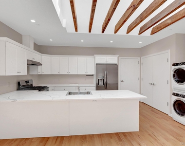 136 Rockaway Avenue - Photo Thumbnail 7