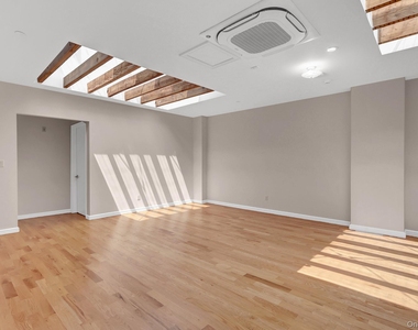 136 Rockaway Avenue - Photo Thumbnail 10