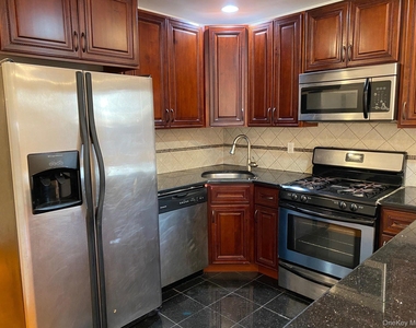 47-19 194th Street - Photo Thumbnail 5