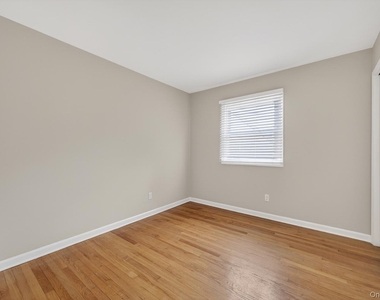 68a Graywood Road - Photo Thumbnail 3