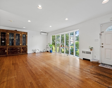 21 Joyce Road - Photo Thumbnail 2
