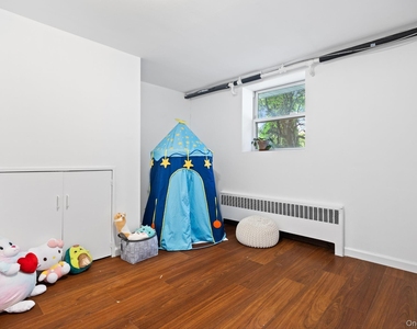 21 Joyce Road - Photo Thumbnail 17