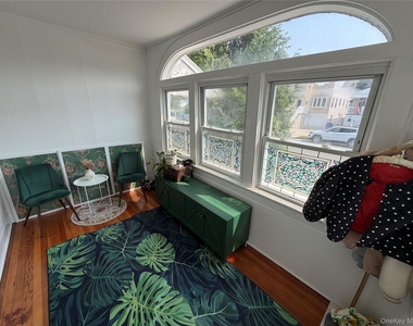 527 W Beech Street - Photo Thumbnail 9