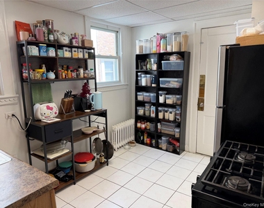527 W Beech Street - Photo Thumbnail 1