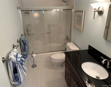 360 Shore Road - Photo Thumbnail 11